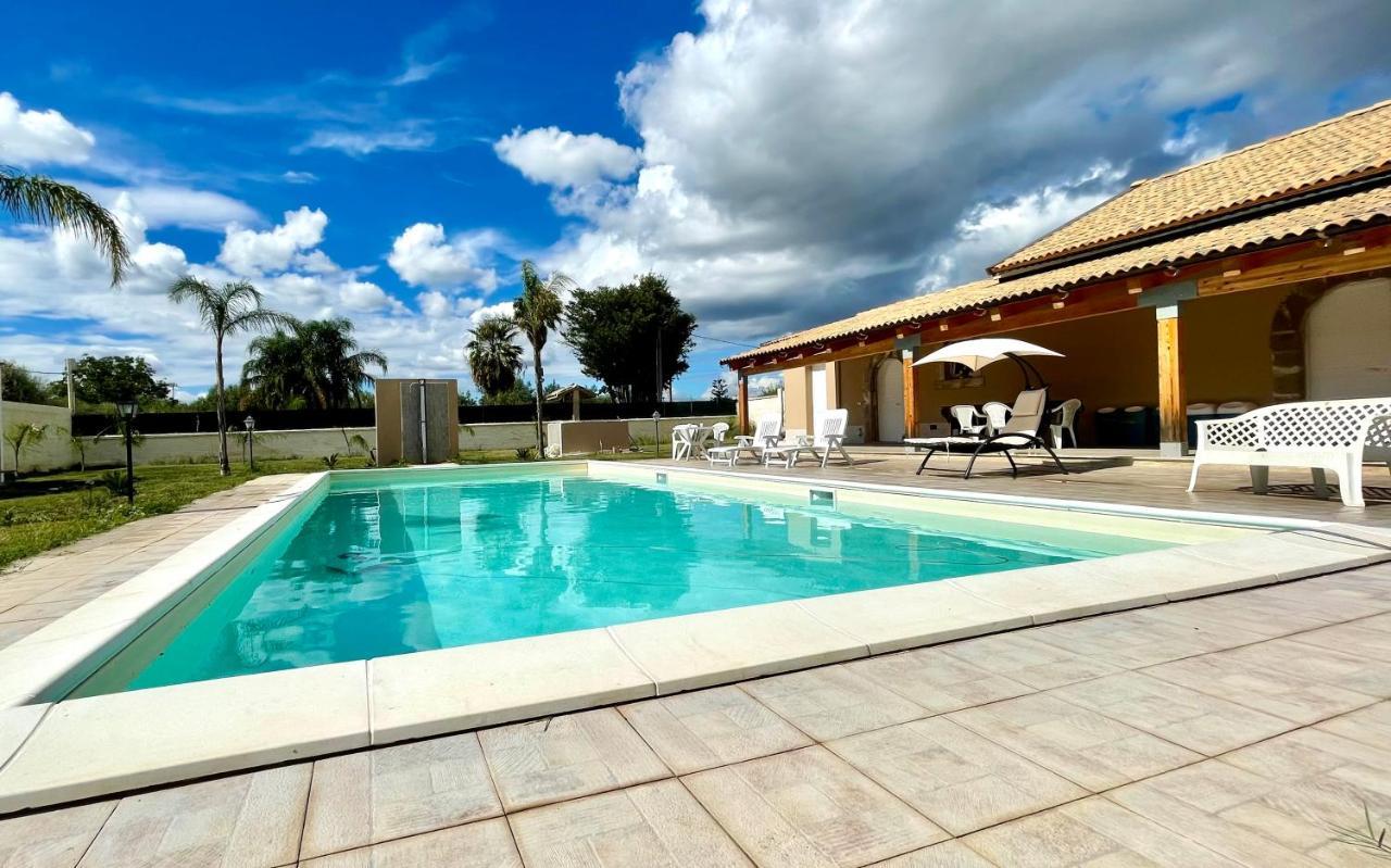 Villa Nunzia Con Piscina, Sauna E Idromassaggio. Floridia Dış mekan fotoğraf