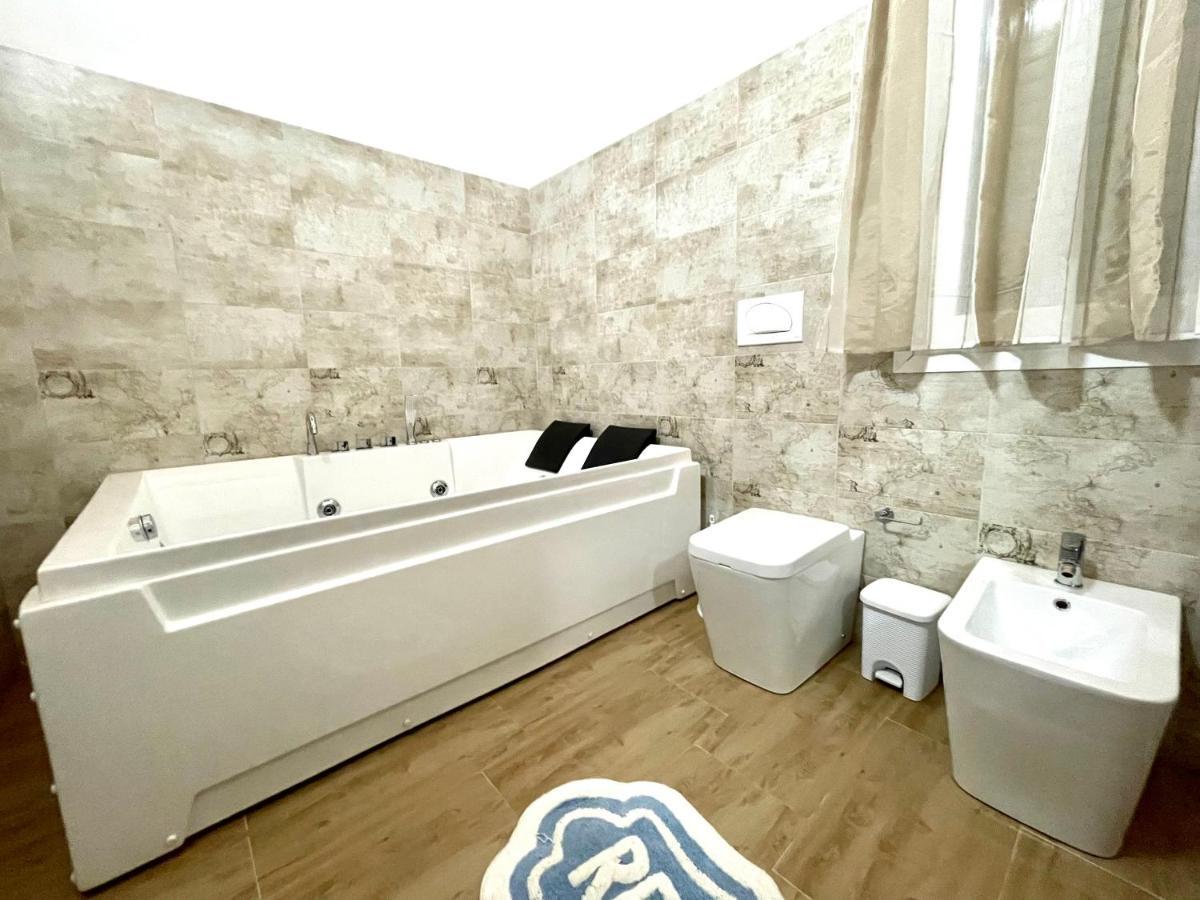 Villa Nunzia Con Piscina, Sauna E Idromassaggio. Floridia Dış mekan fotoğraf