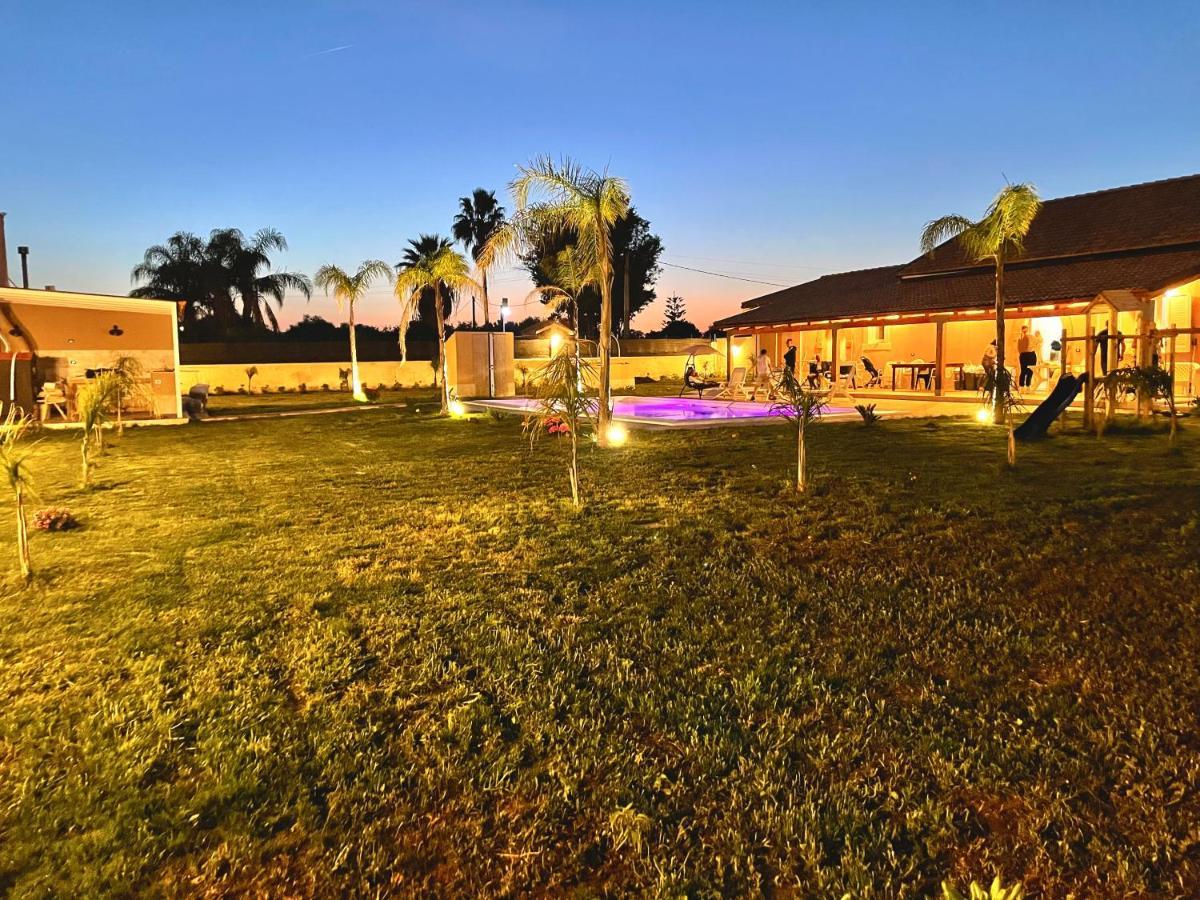 Villa Nunzia Con Piscina, Sauna E Idromassaggio. Floridia Dış mekan fotoğraf
